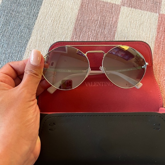 Valentino Rockstud sunglasses - Picture 1 of 5